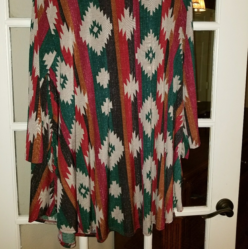 Top - Picture 2 of 2